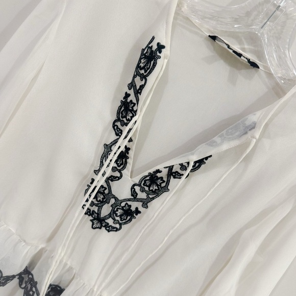 Walter Baker chiffon bell sleeve boho embroidered top ❤️ - Picture 4 of 7